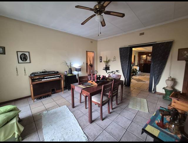5 BEDROOM HOUSE FOR SALE IN FLORA GARDENS